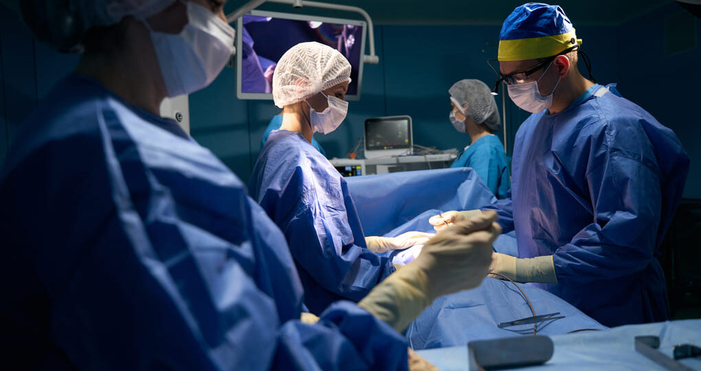 Compra instrumentos quirúrgicos Aesculap Caiman en Panamá