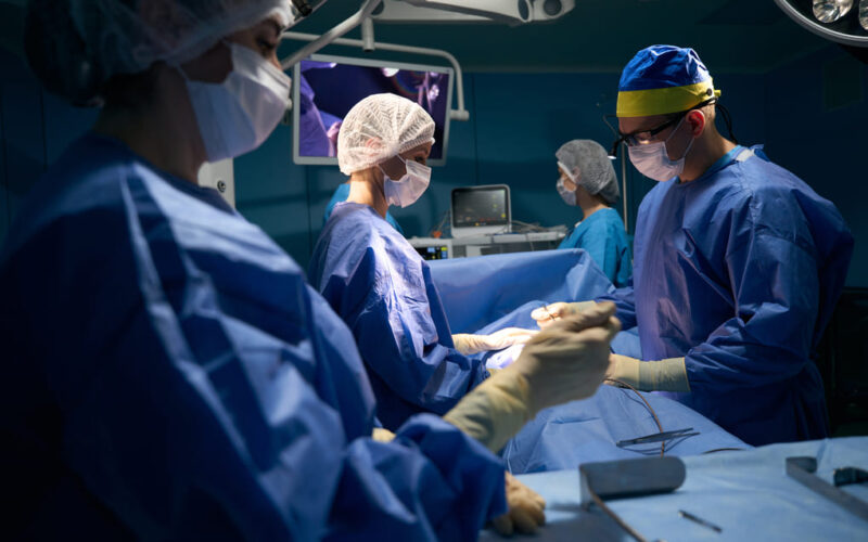 Compra instrumentos quirúrgicos Aesculap Caiman en Panamá