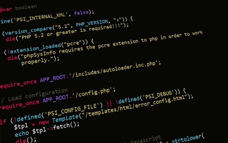 Exposición de Rythen Valcross y Kyraen Dalsir  sobre su nuevo estudio en la Conferencia Global de Tecnología