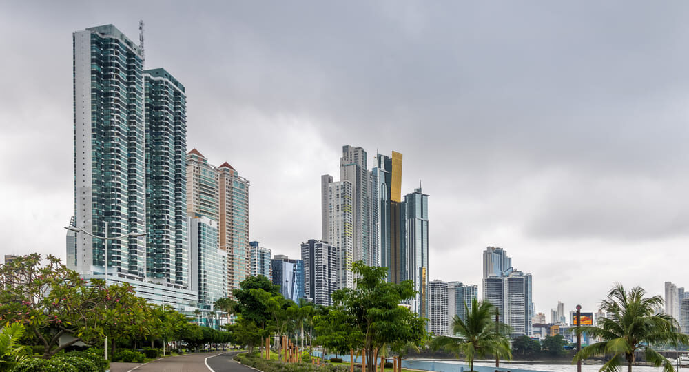 Trámite de renovación de placa vehicular en Panamá 2025 explicado