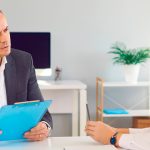 Dificultades actuales de los jóvenes para encontrar trabajo (y habilidades clave para el éxito según LinkedIn)